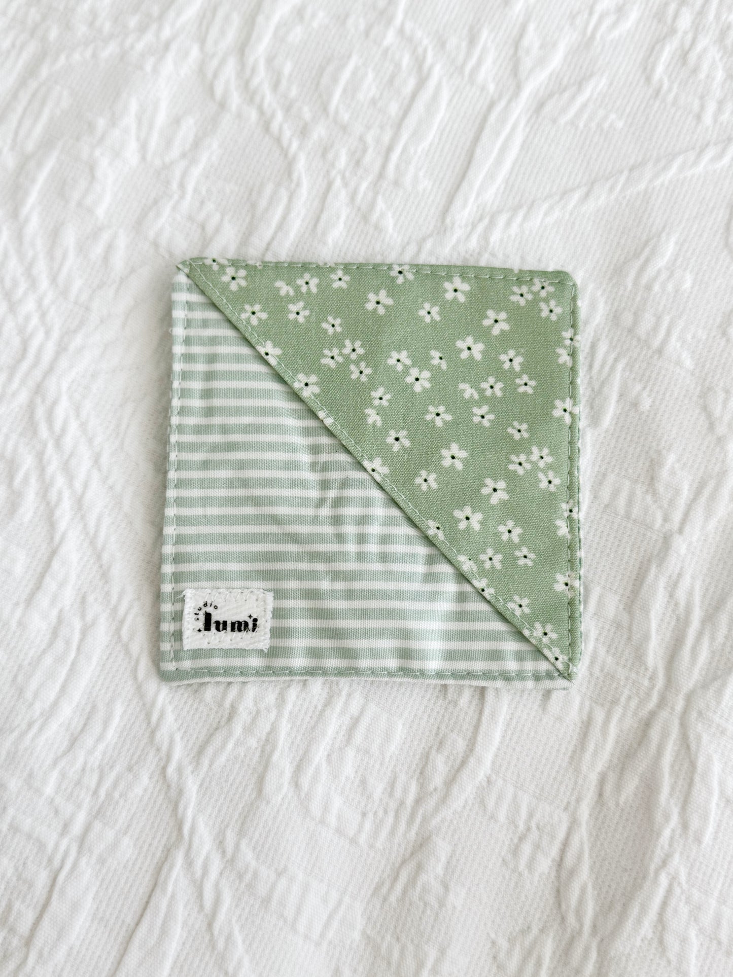 Green Daisies Corner Bookmark